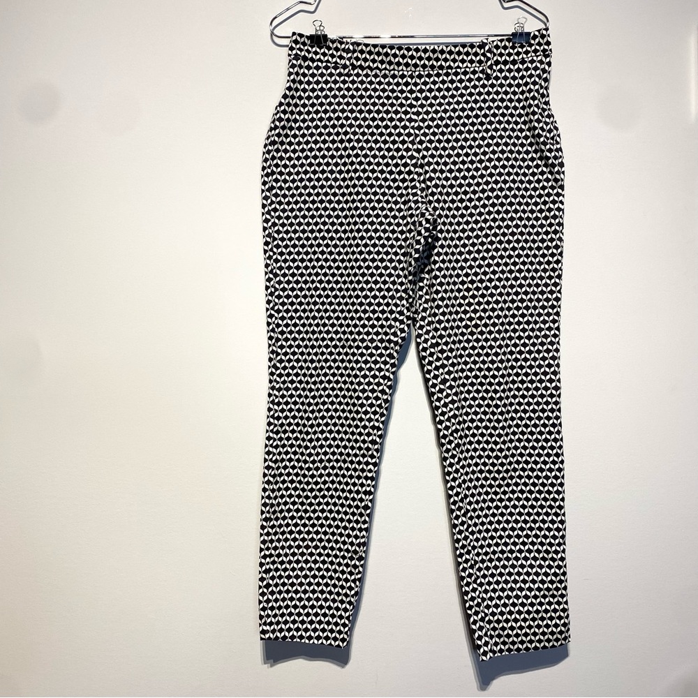 🛍️ 4 for 20$ / H&M Pattern Print Ankle Lenght Pant / Black & White / 6